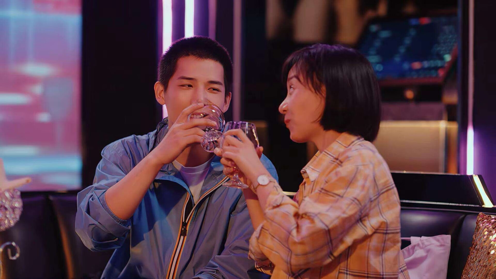 转身速度缩短助选手争分夺秒,转身突破动作要领